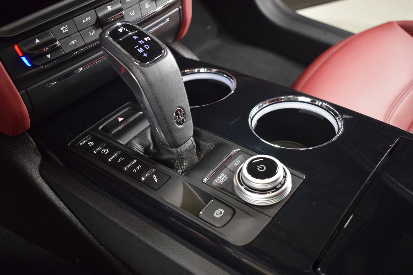 Thumbnail: 2022 Maserati Quattroporte - 35