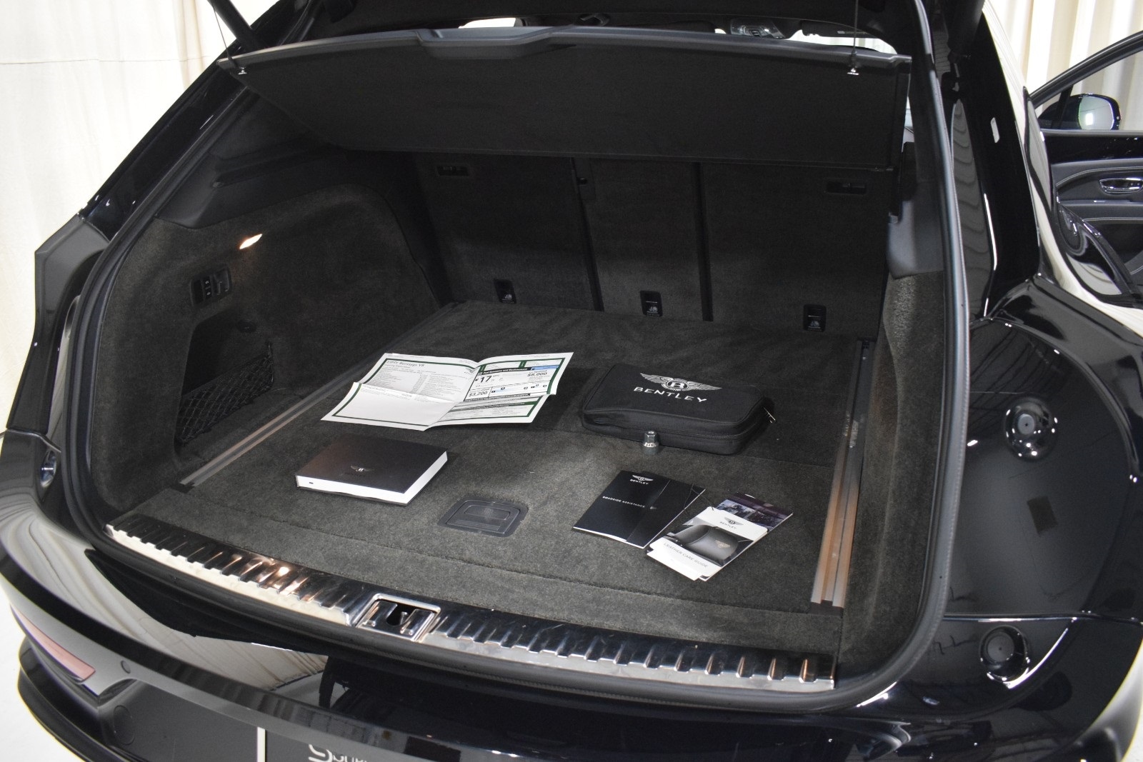 Thumbnail: 2023 Bentley Bentayga - 42