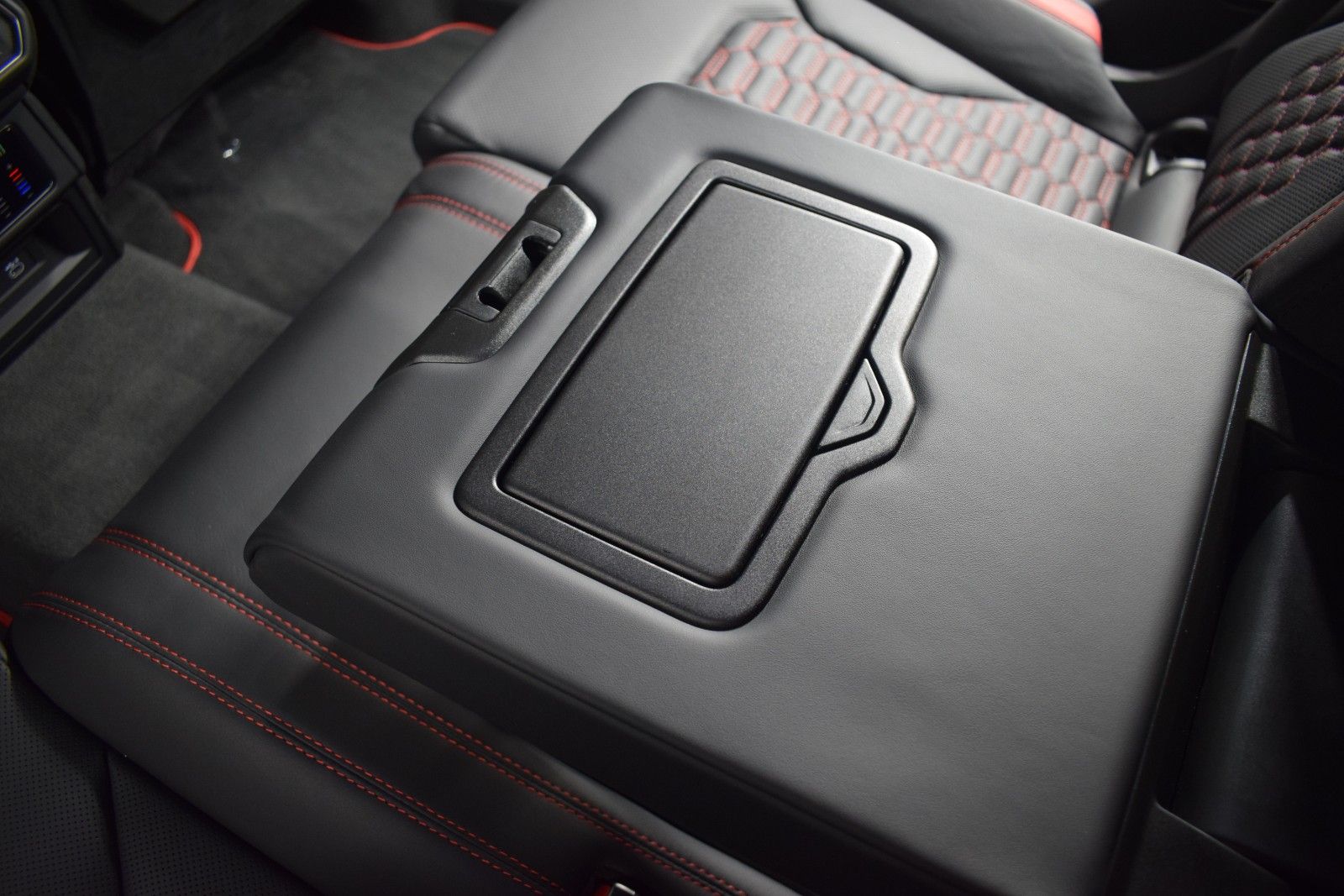 Thumbnail: 2024 Lamborghini Urus - 21