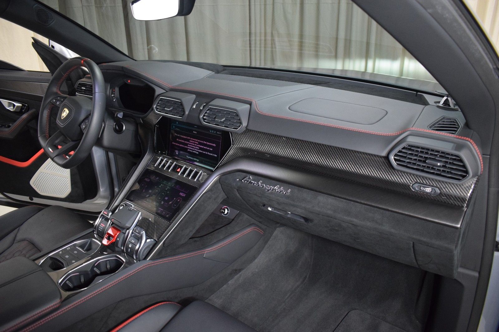 Thumbnail: 2024 Lamborghini Urus - 23