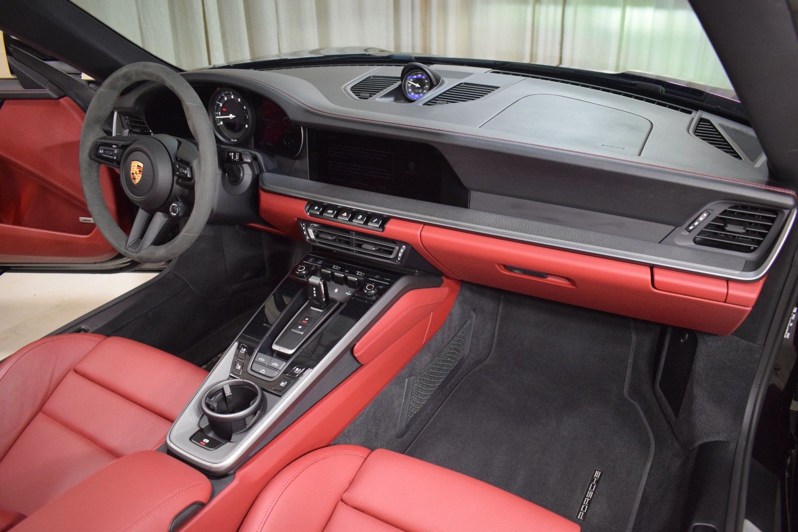 Thumbnail: 2024 Porsche 911 - 23