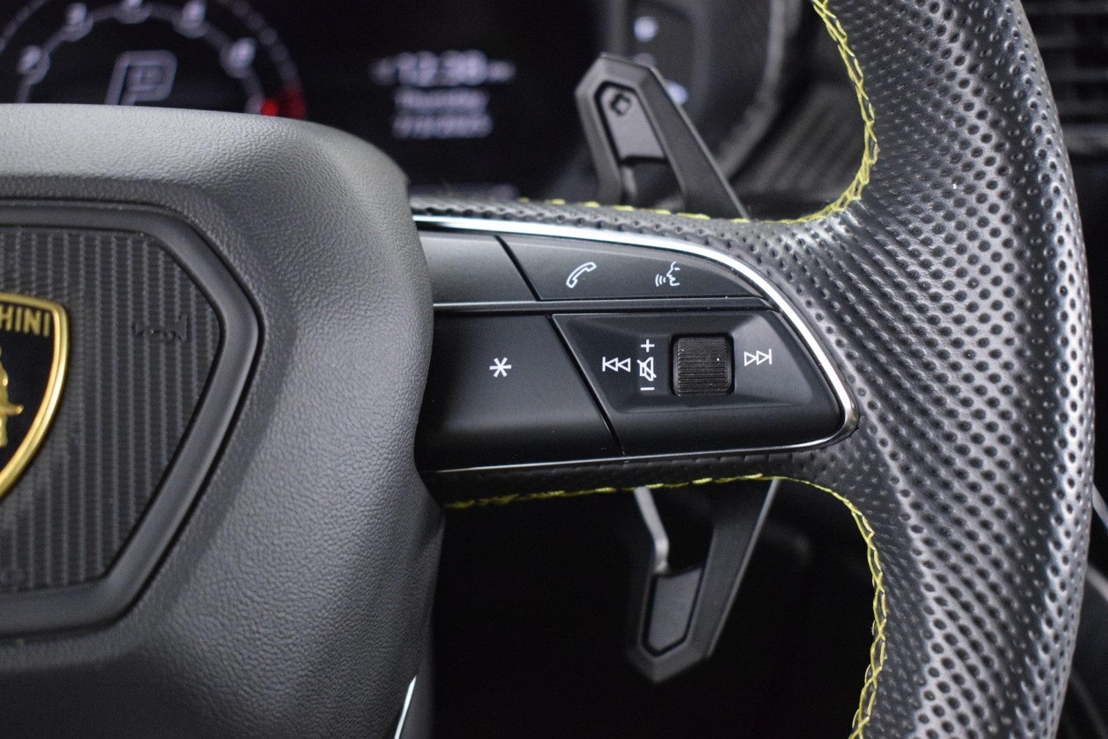 Thumbnail: 2022 Lamborghini Urus - 27