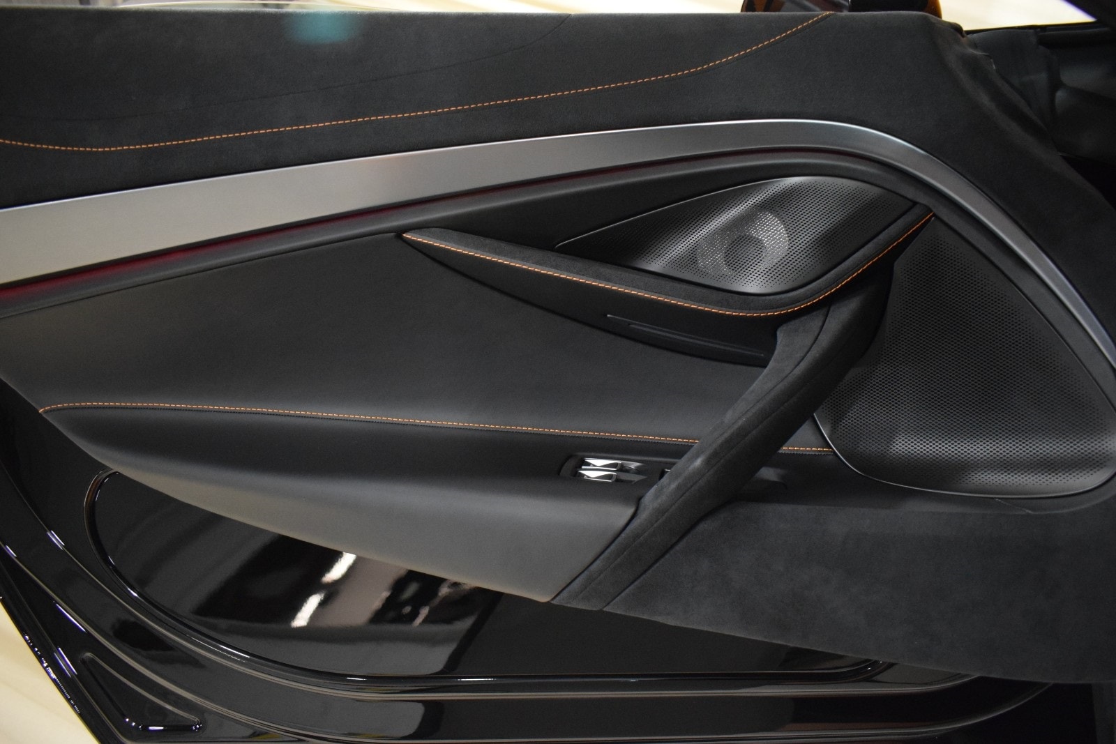 Thumbnail: 2026 Mclaren 750S - 38