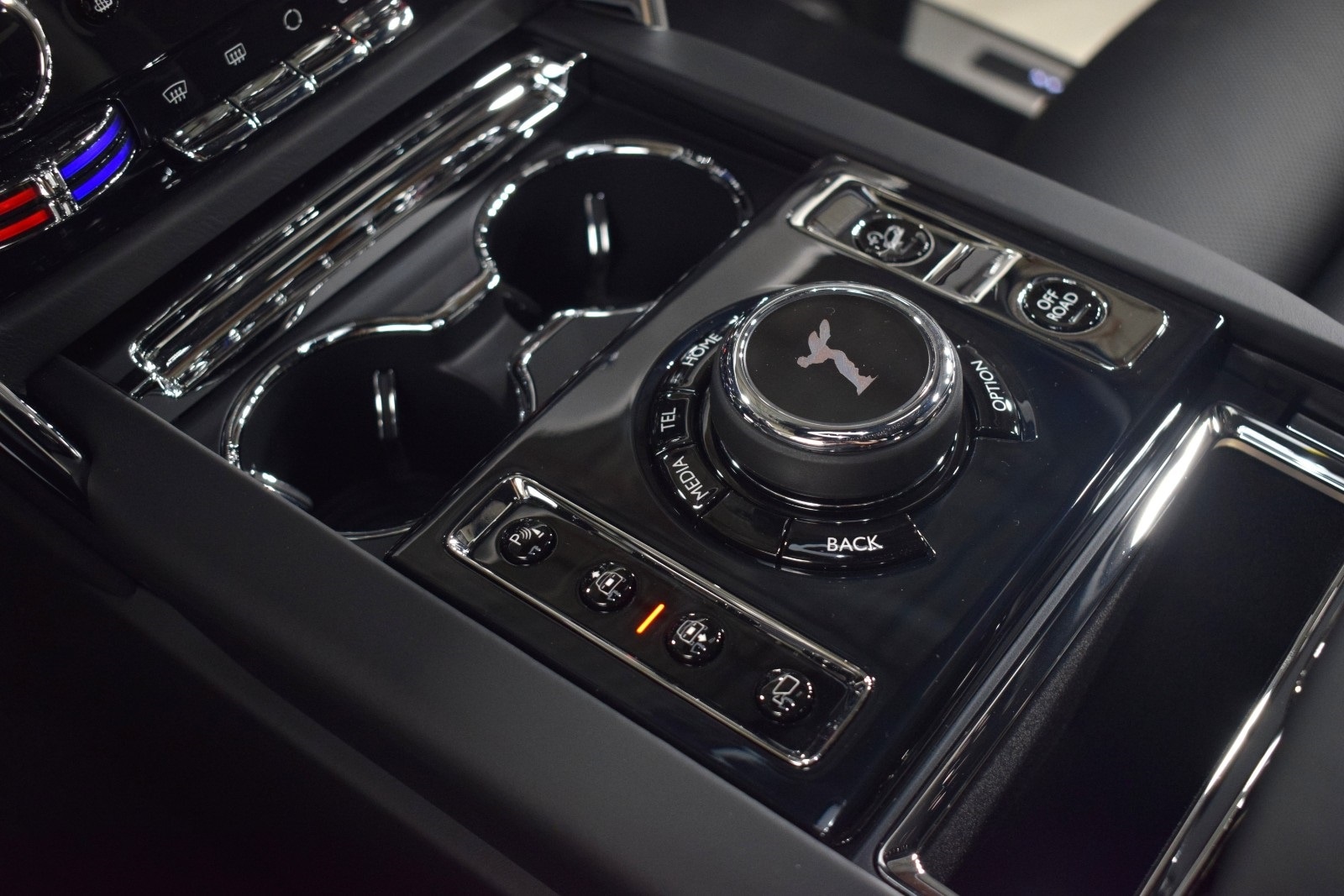 Thumbnail: 2026 Rolls-Royce Cullinan - 37