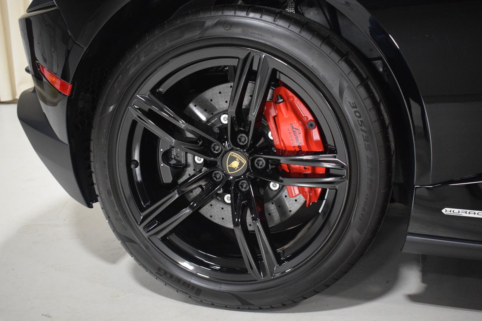 Thumbnail: 2023 Lamborghini Huracan - 16