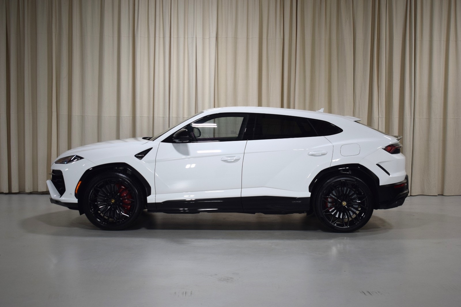 Thumbnail: 2025 Lamborghini Urus - 4