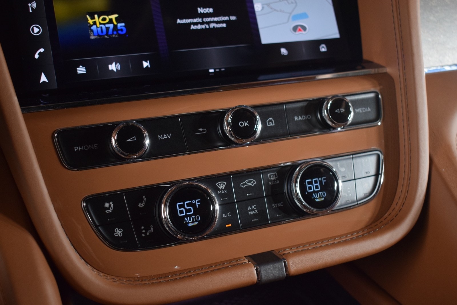 Thumbnail: 2022 Bentley Bentayga - 36