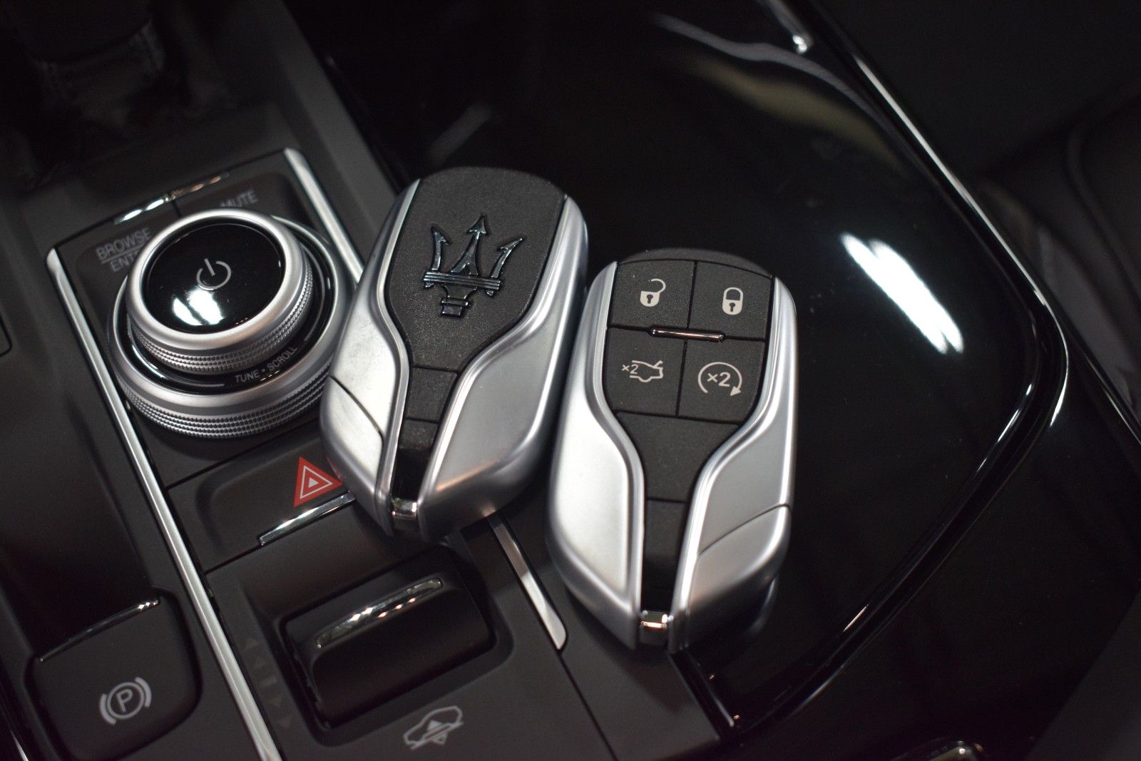 Thumbnail: 2023 Maserati Levante - 41