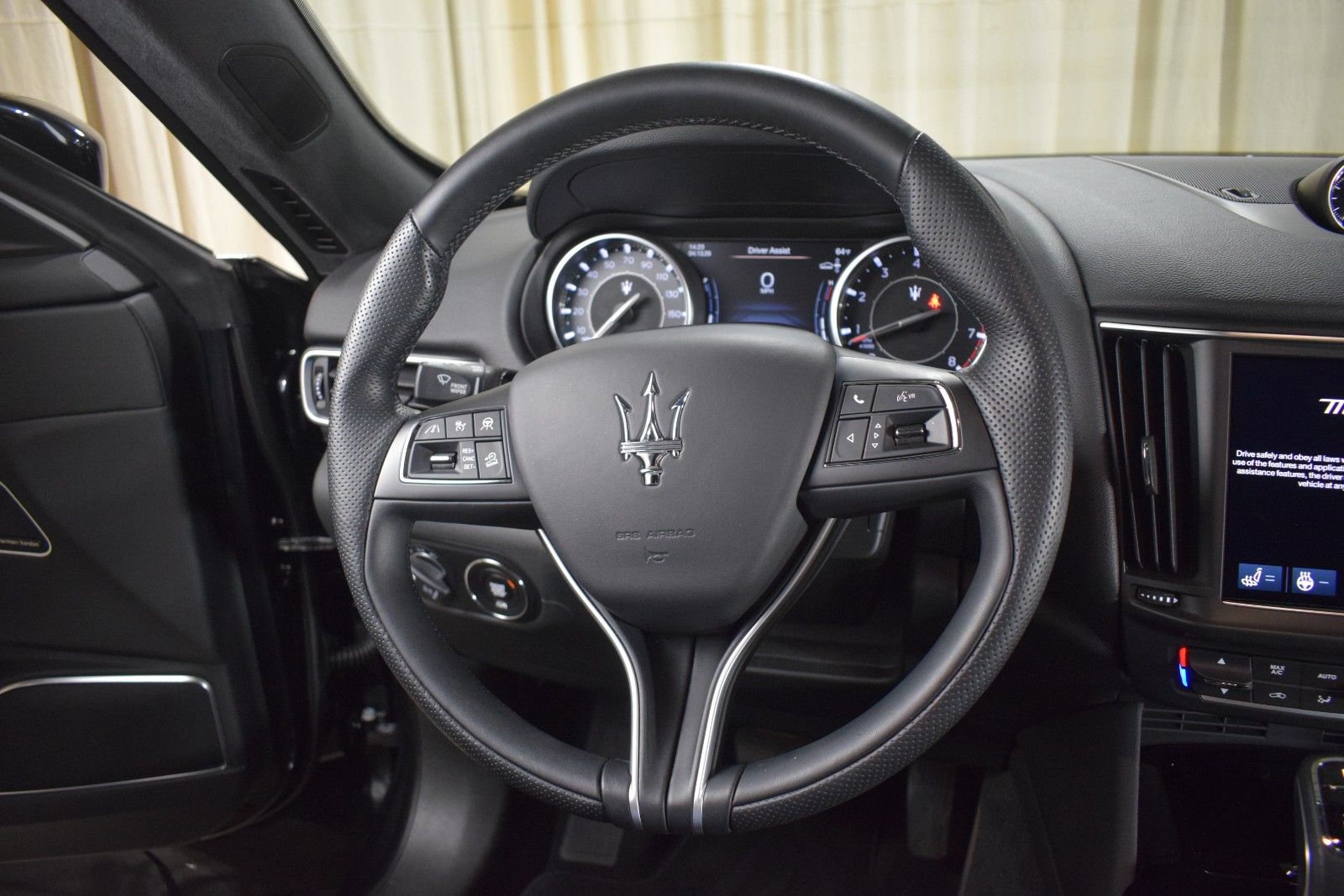 Thumbnail: 2023 Maserati Levante - 26