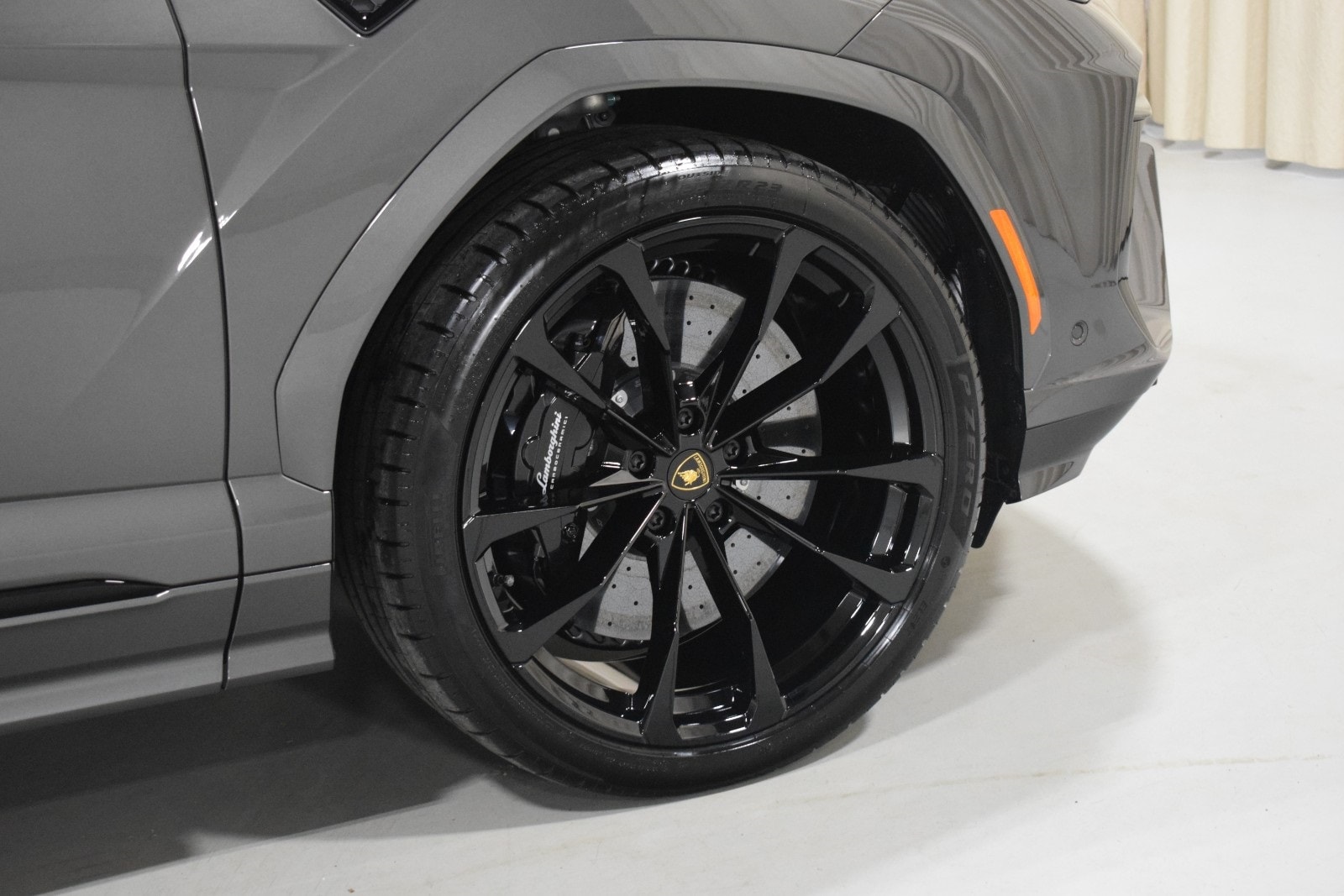 Thumbnail: 2025 Lamborghini Urus - 16