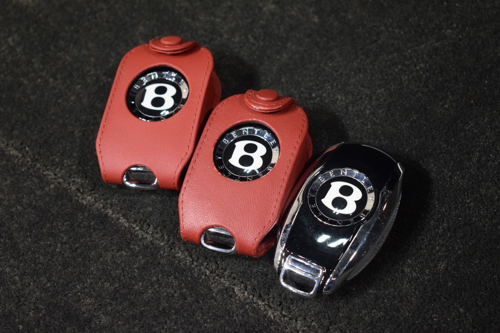 Thumbnail: 2022 Bentley Bentayga - 41