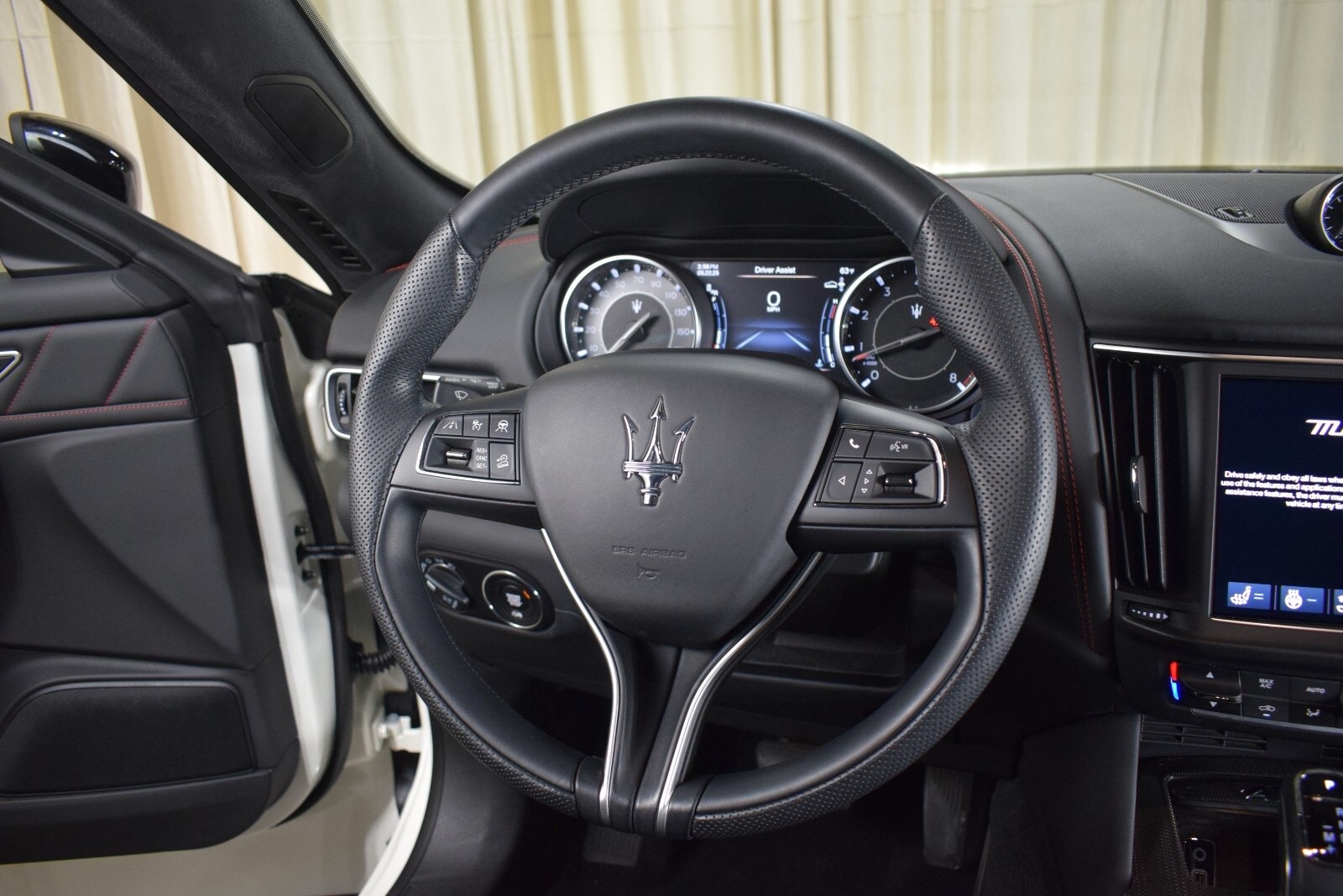 Thumbnail: 2022 Maserati Levante - 28