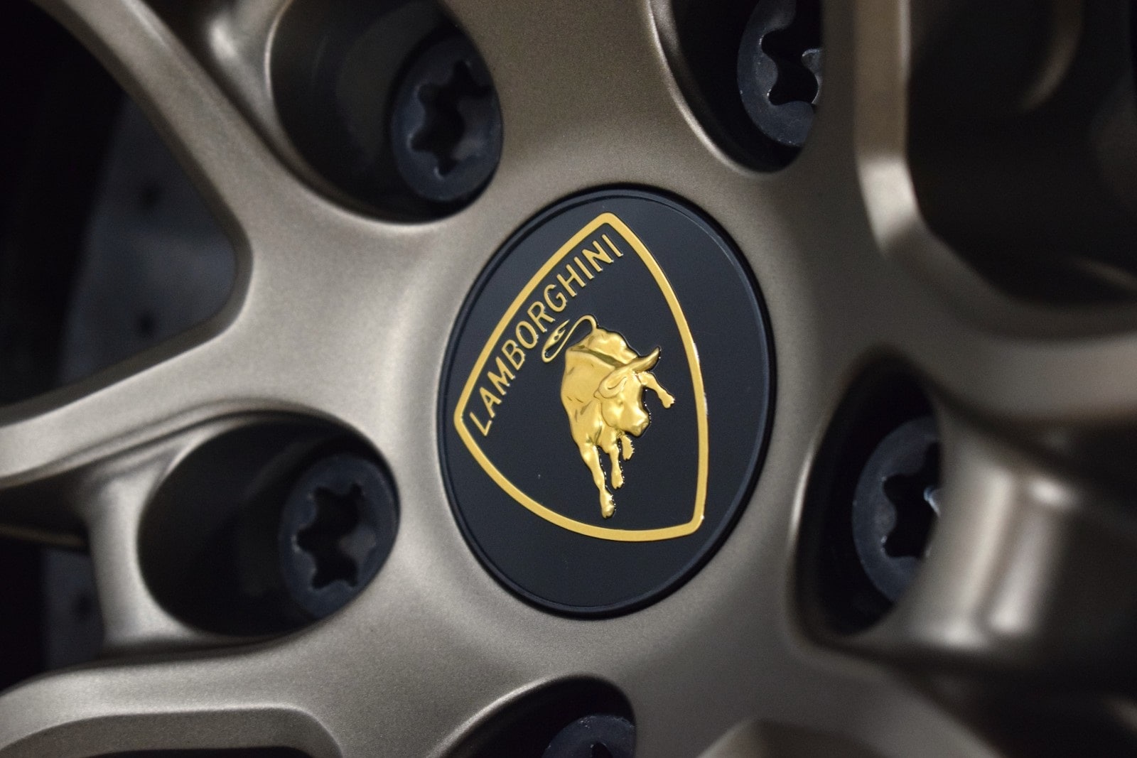 Thumbnail: 2023 Lamborghini Huracan - 17