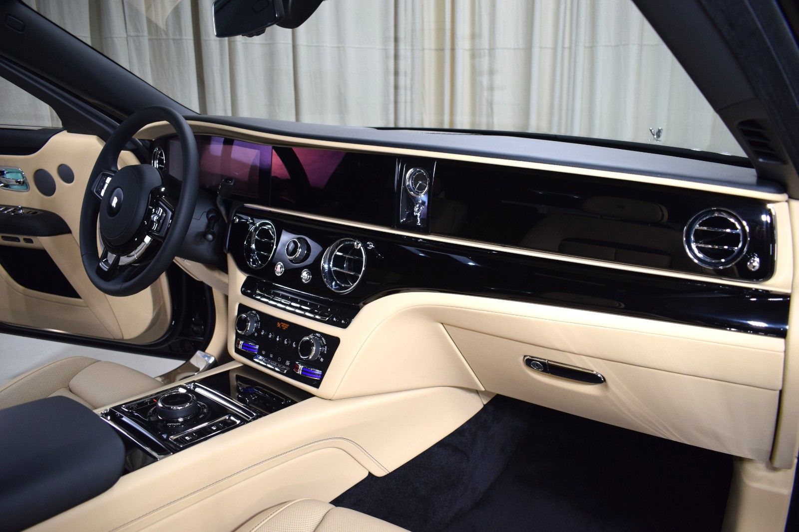 Thumbnail: 2026 Rolls-Royce Ghost - 26