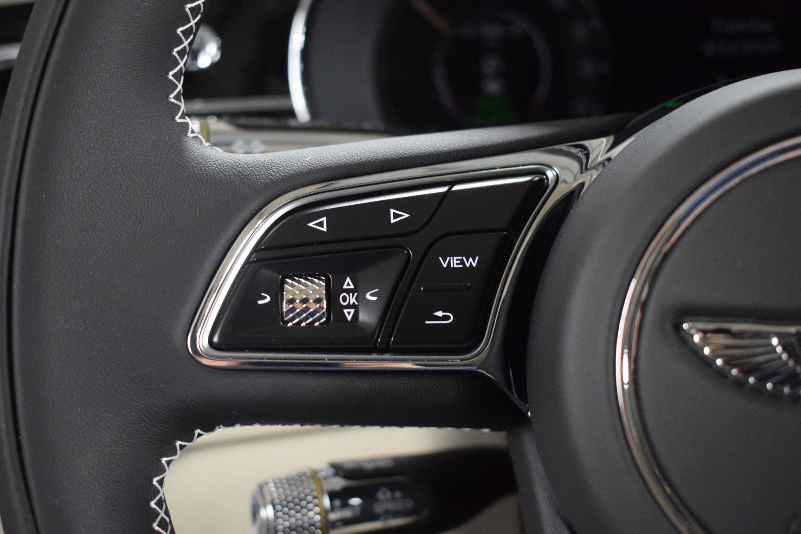 Thumbnail: 2025 Bentley Flying Spur - 26