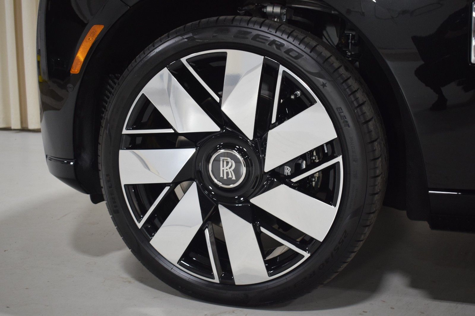 Thumbnail: 2026 Rolls-Royce Cullinan - 17