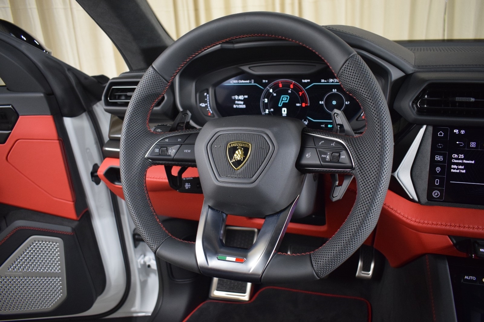Thumbnail: 2025 Lamborghini Urus - 26