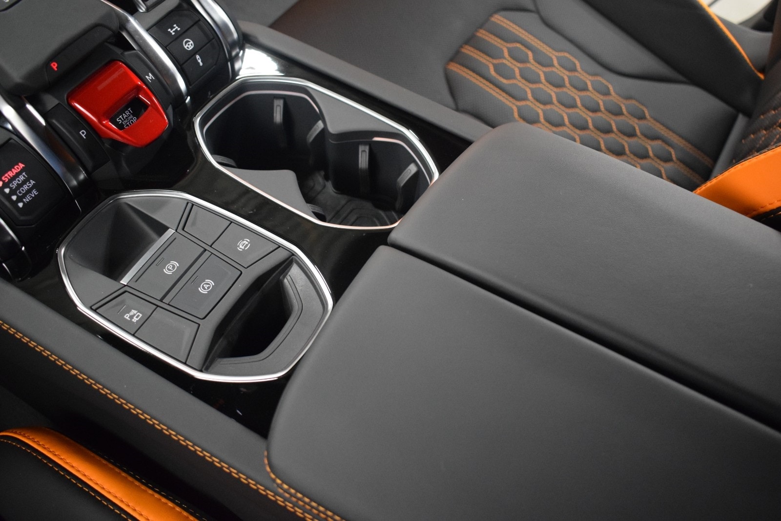 Thumbnail: 2024 Lamborghini Urus - 33