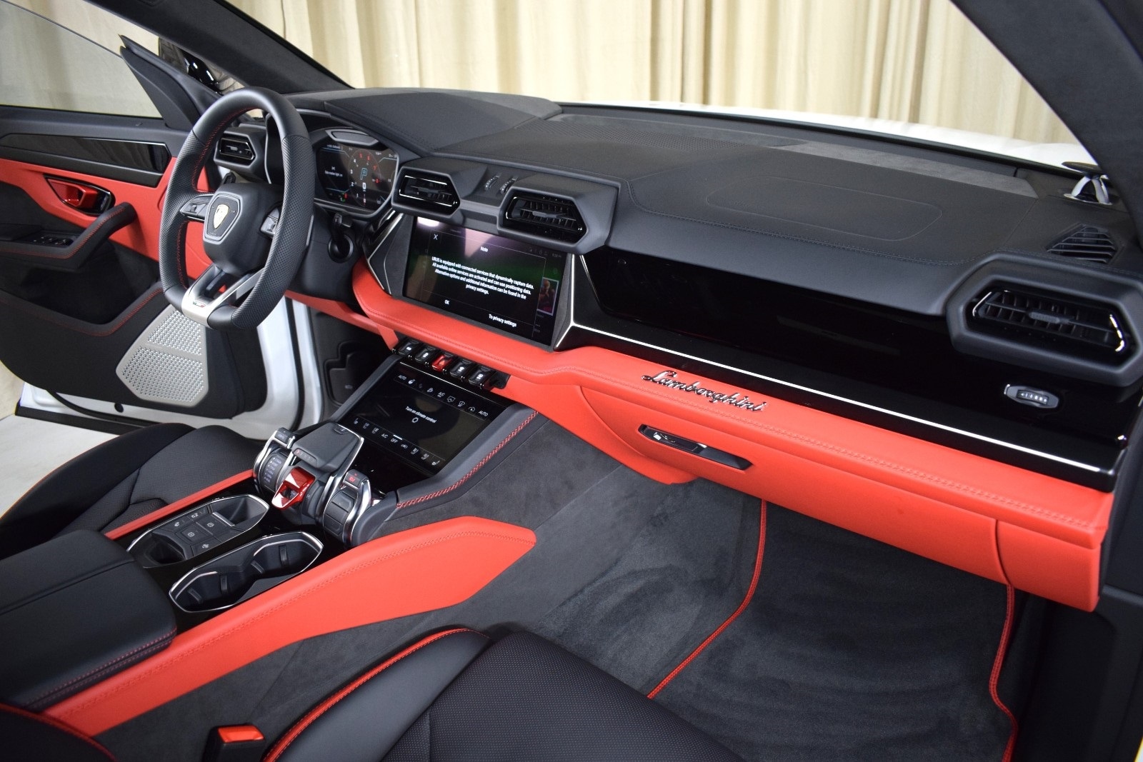 Thumbnail: 2025 Lamborghini Urus - 23
