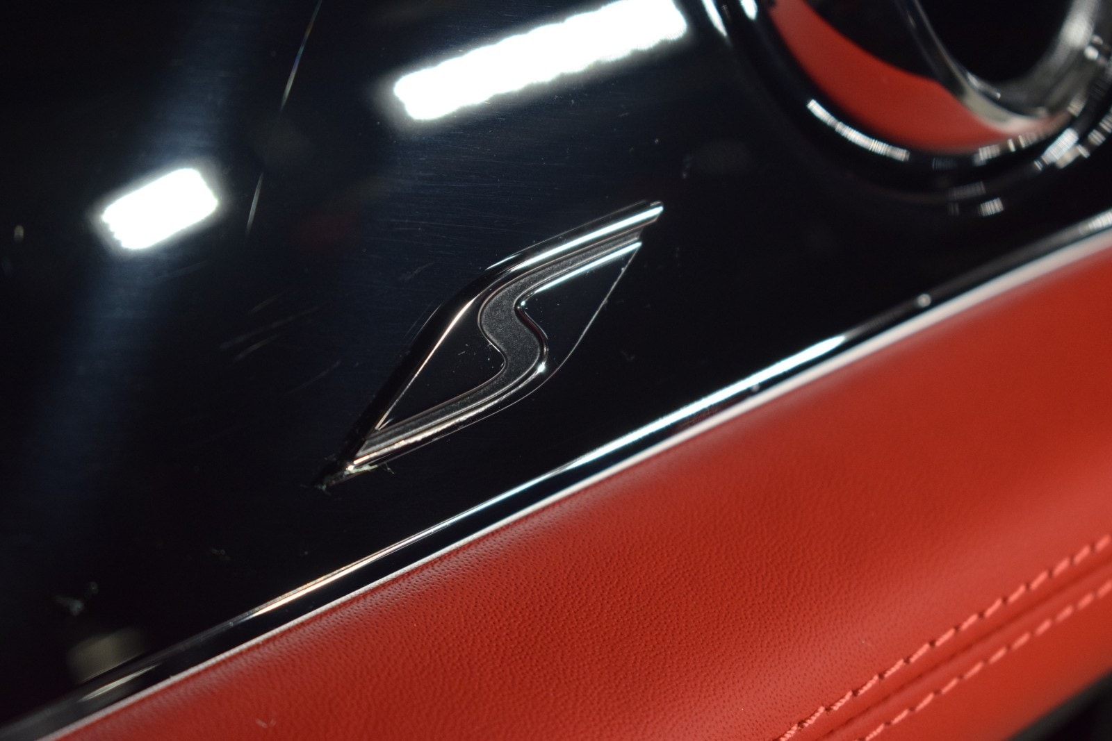 Thumbnail: 2022 Bentley Bentayga - 27