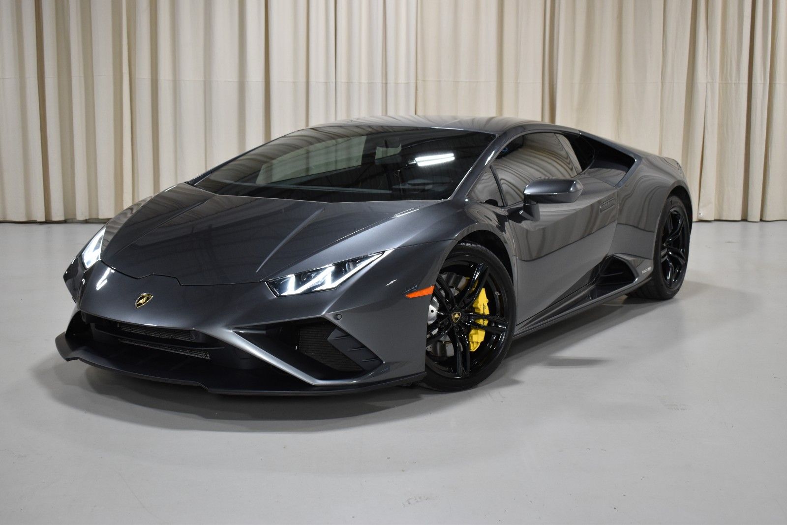 2021 Lamborghini Huracan EVO Coupe's photo
