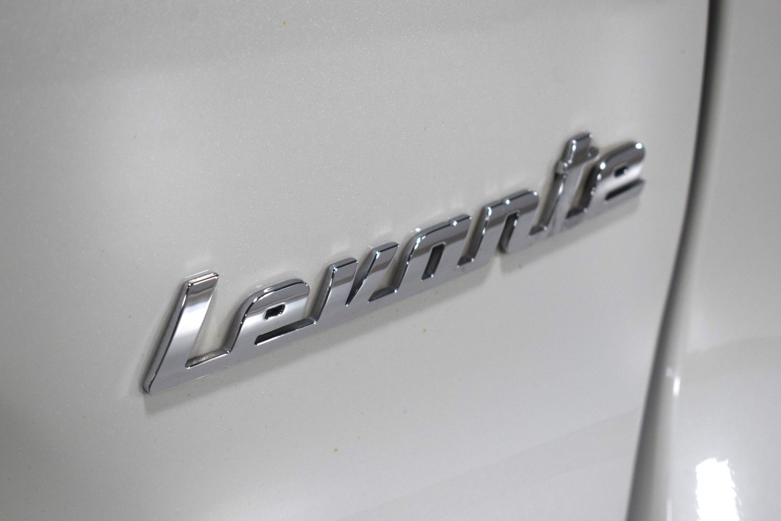 Thumbnail: 2022 Maserati Levante - 12