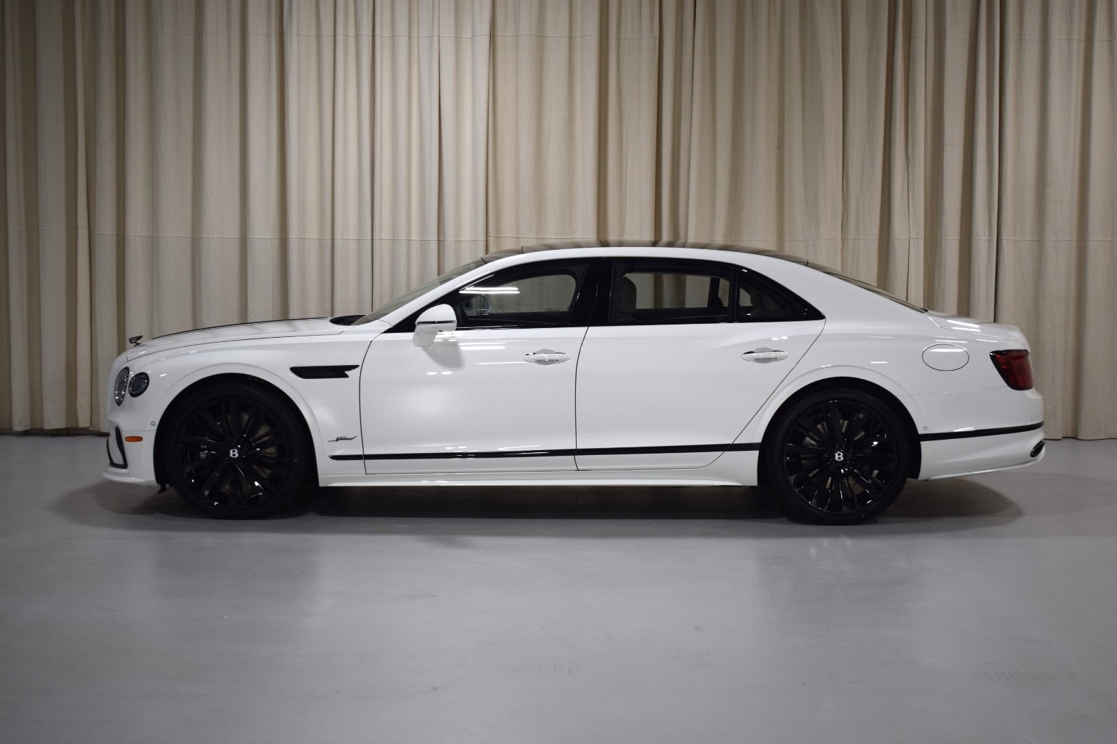 Thumbnail: 2025 Bentley Flying Spur - 11