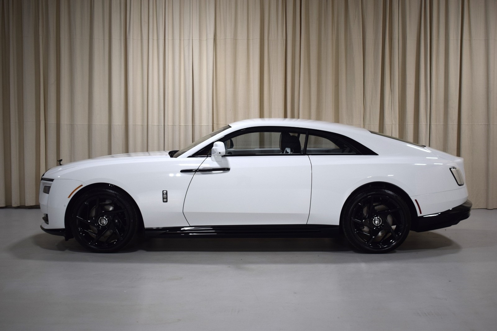 Rolls-Royce Motor Cars of Michigan | Rolls-Royce Dealer in