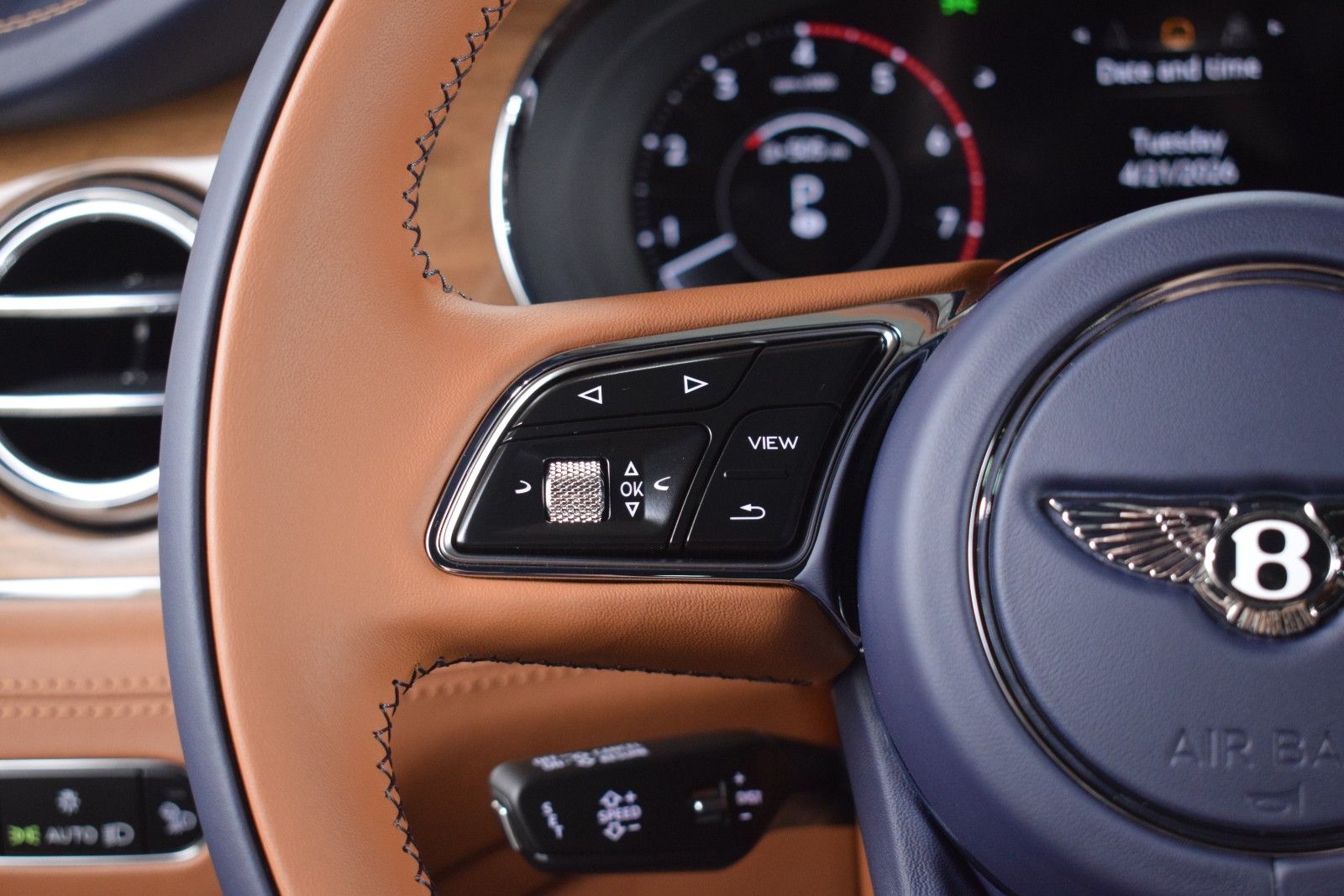 Thumbnail: 2026 Bentley Bentayga - 30