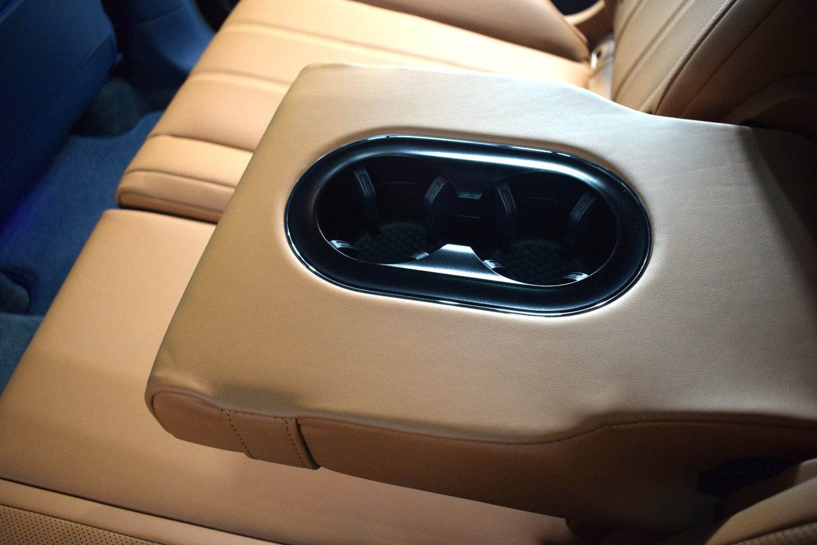 Thumbnail: 2026 Bentley Bentayga - 24