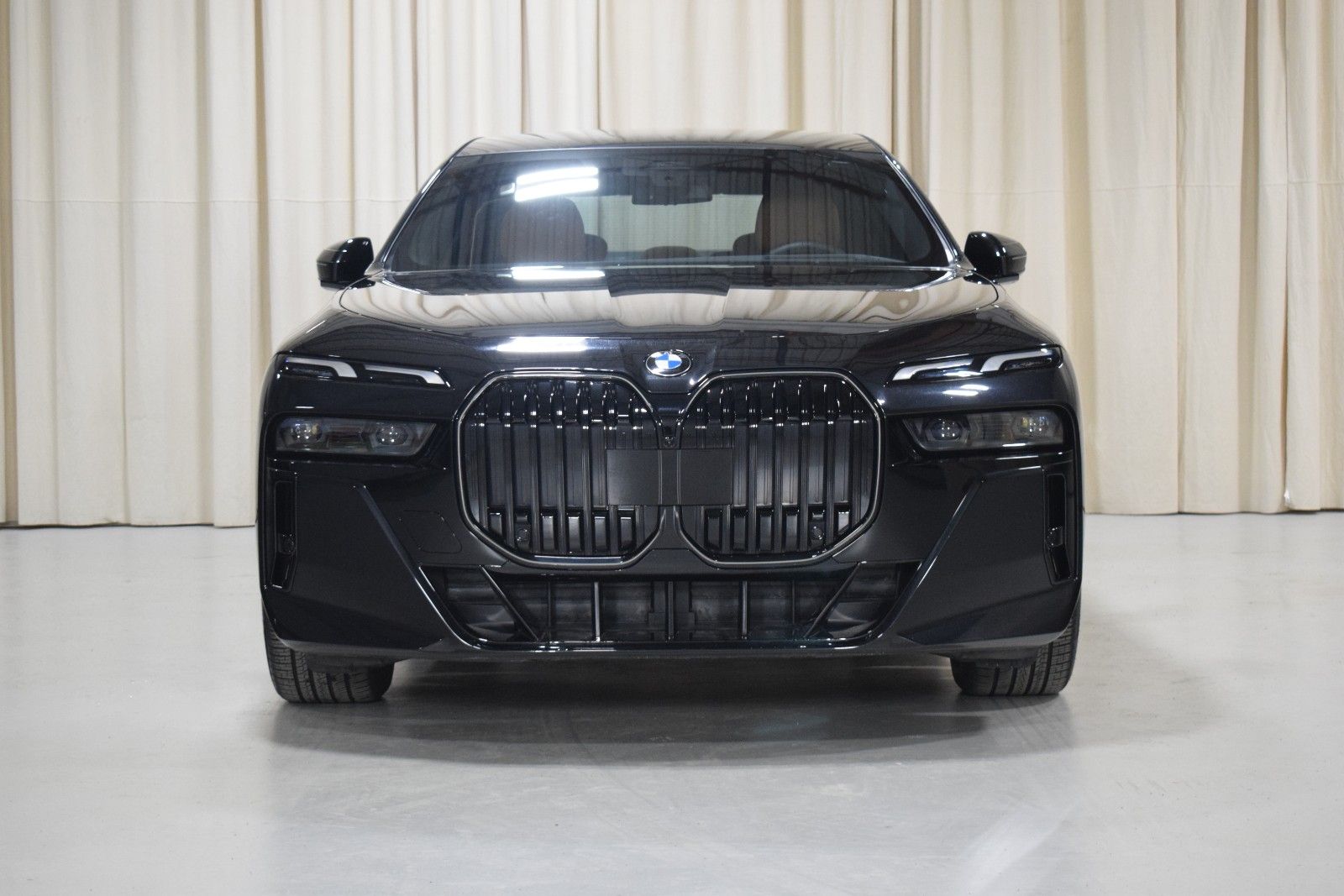 Thumbnail: 2025 BMW 7 Series - 8