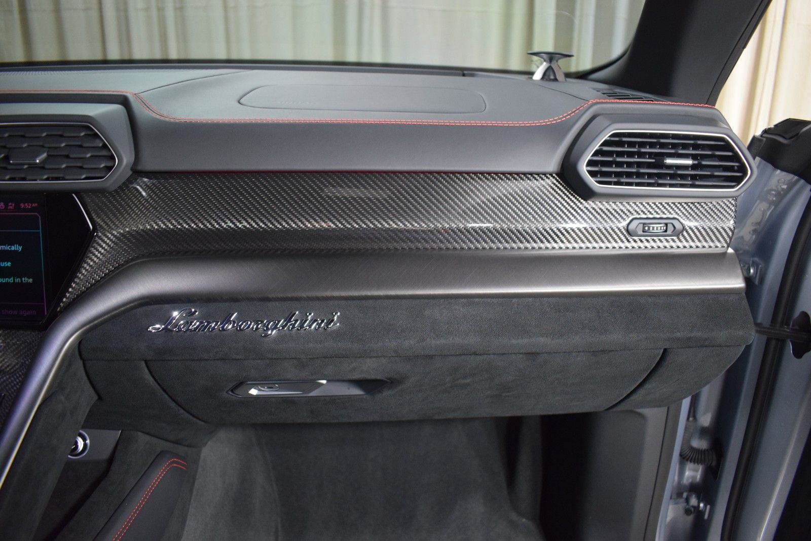 Thumbnail: 2024 Lamborghini Urus - 24