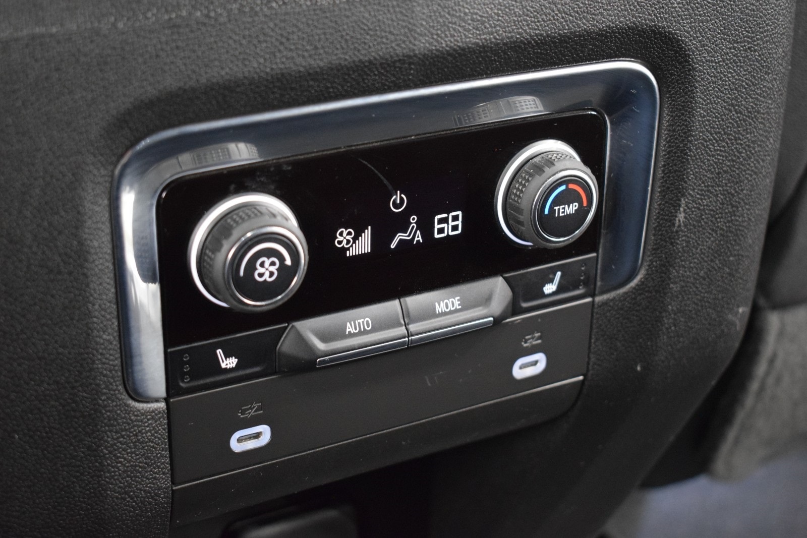 Thumbnail: 2022 Chevrolet Tahoe - 20