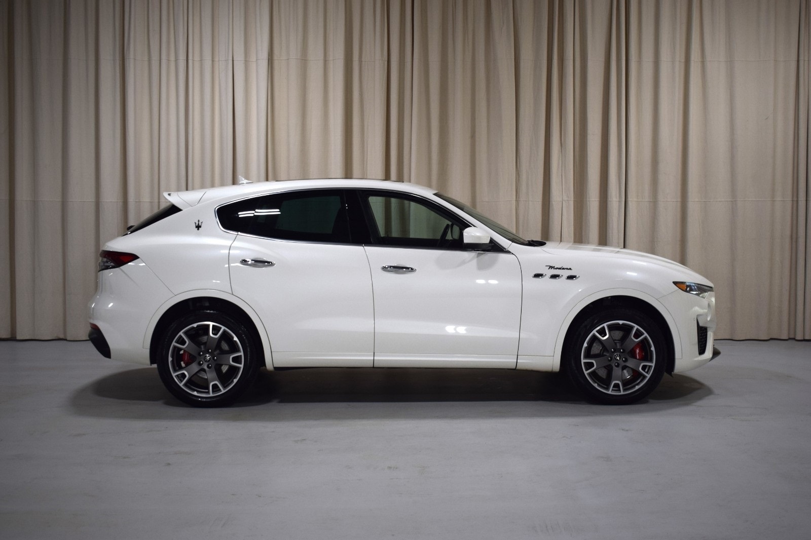 Thumbnail: 2022 Maserati Levante - 16