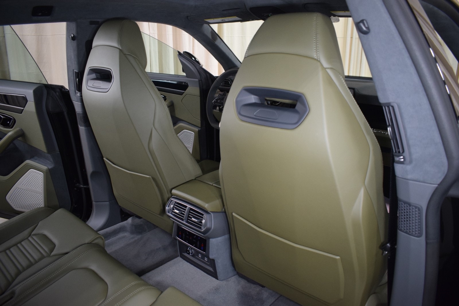 Thumbnail: 2025 Lamborghini Urus - 19