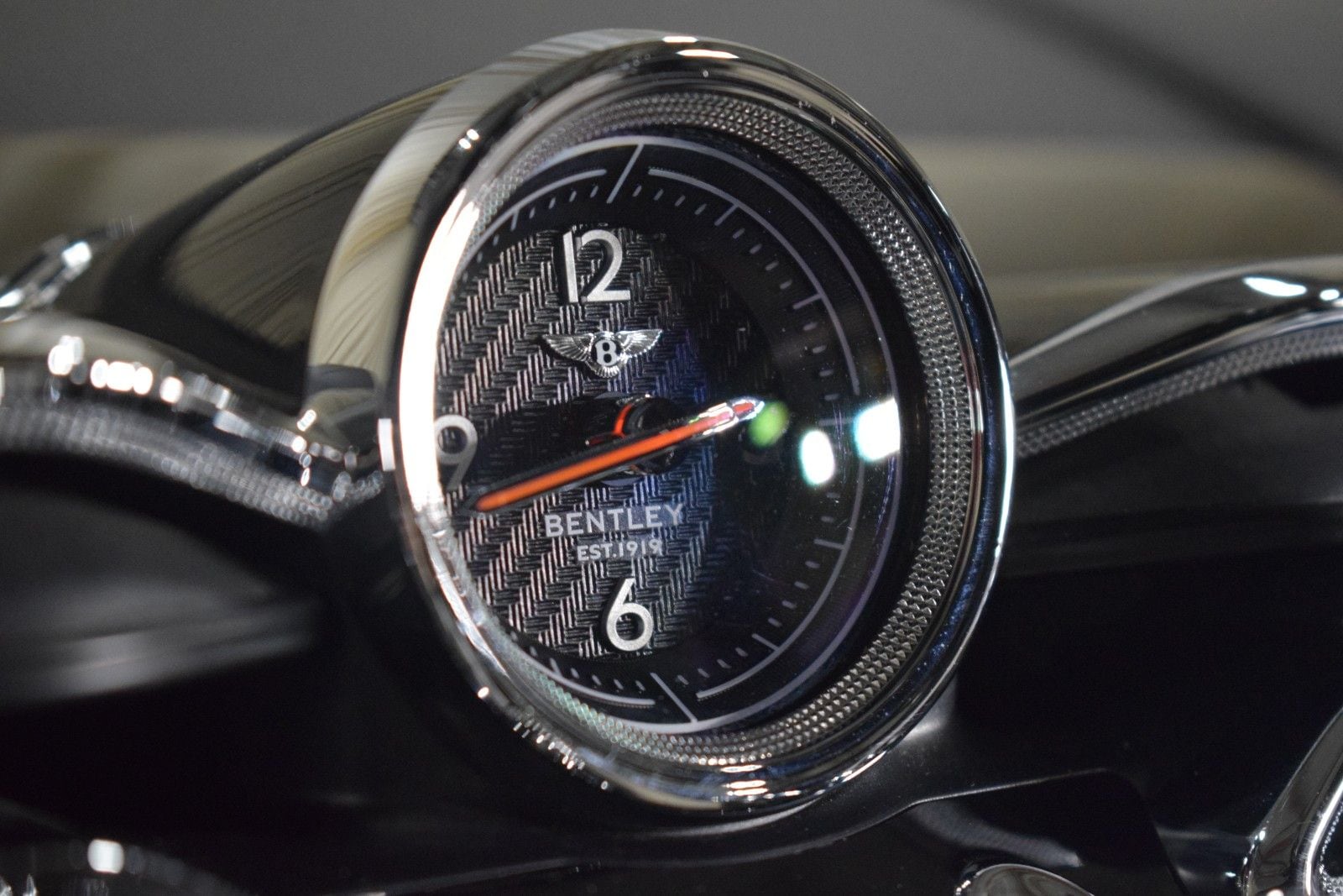 Thumbnail: 2024 Bentley Bentayga - 31