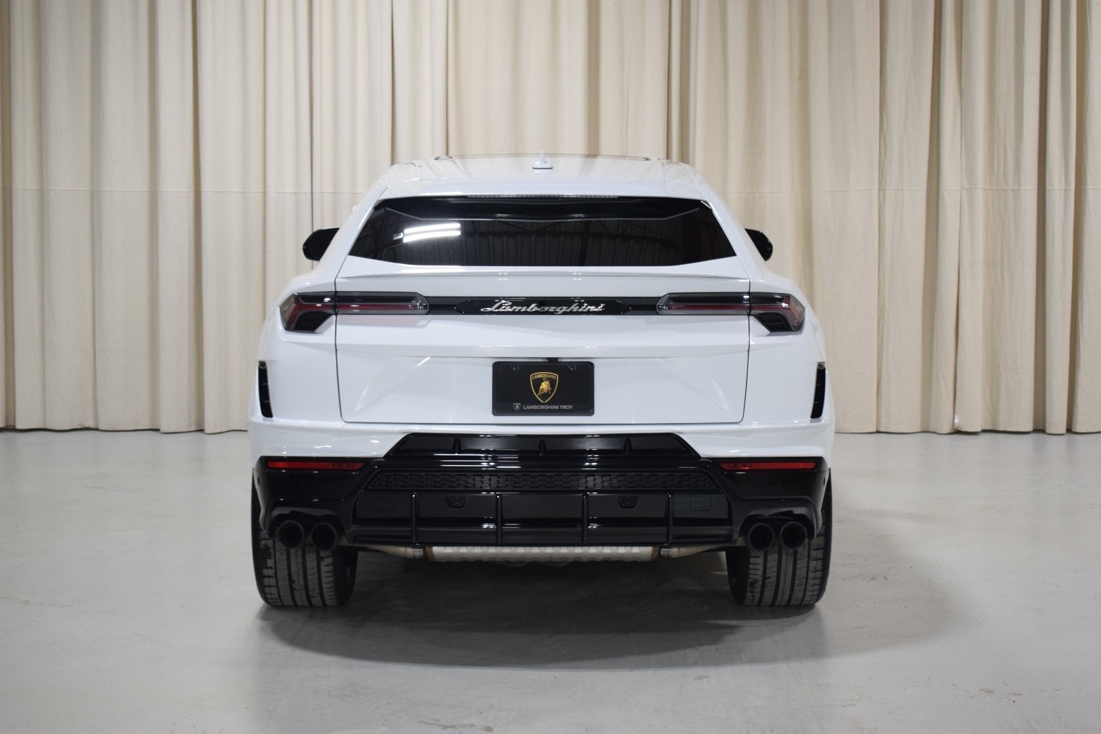 Thumbnail: 2024 Lamborghini Urus - 11