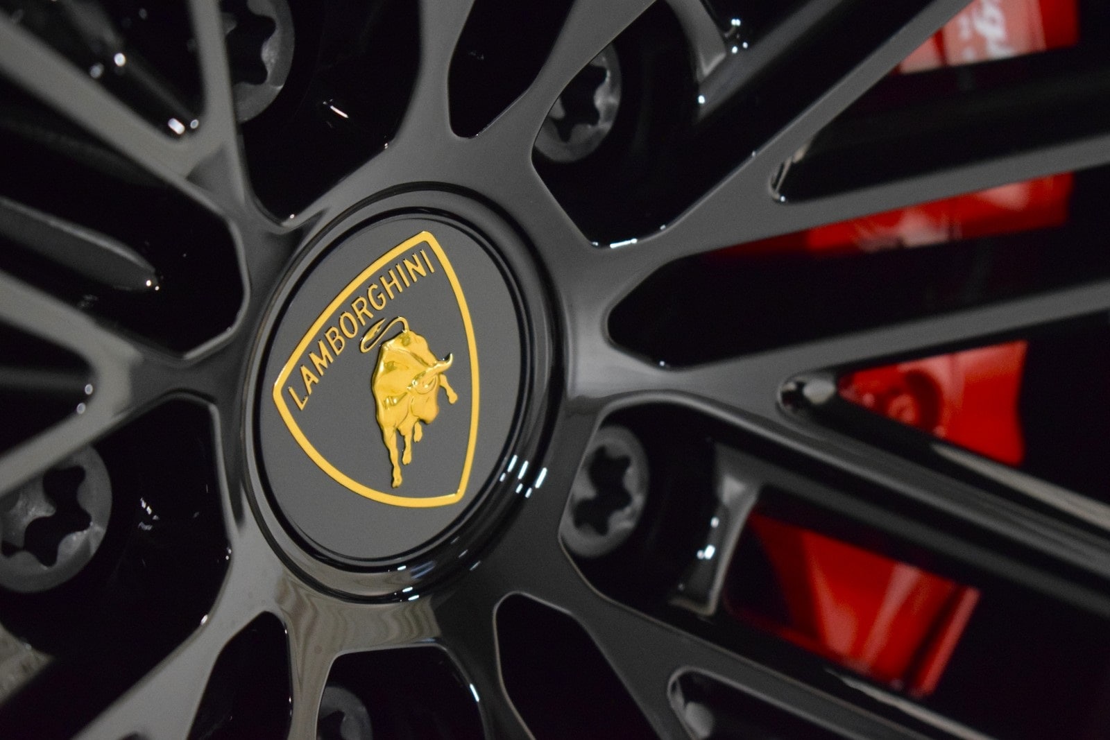 Thumbnail: 2025 Lamborghini Urus - 17
