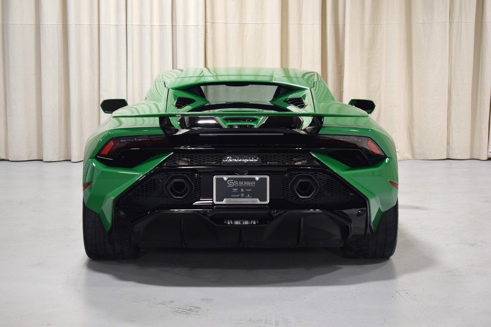 Thumbnail: 2023 Lamborghini Huracan - 12