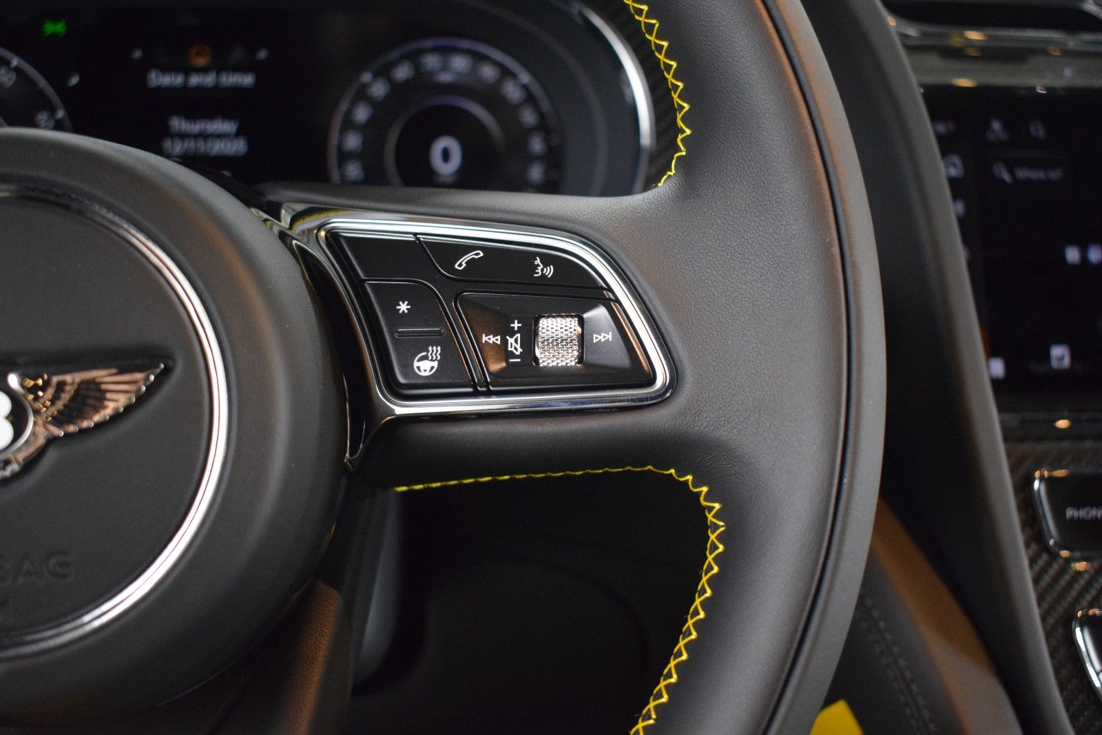 Thumbnail: 2026 Bentley Bentayga - 29