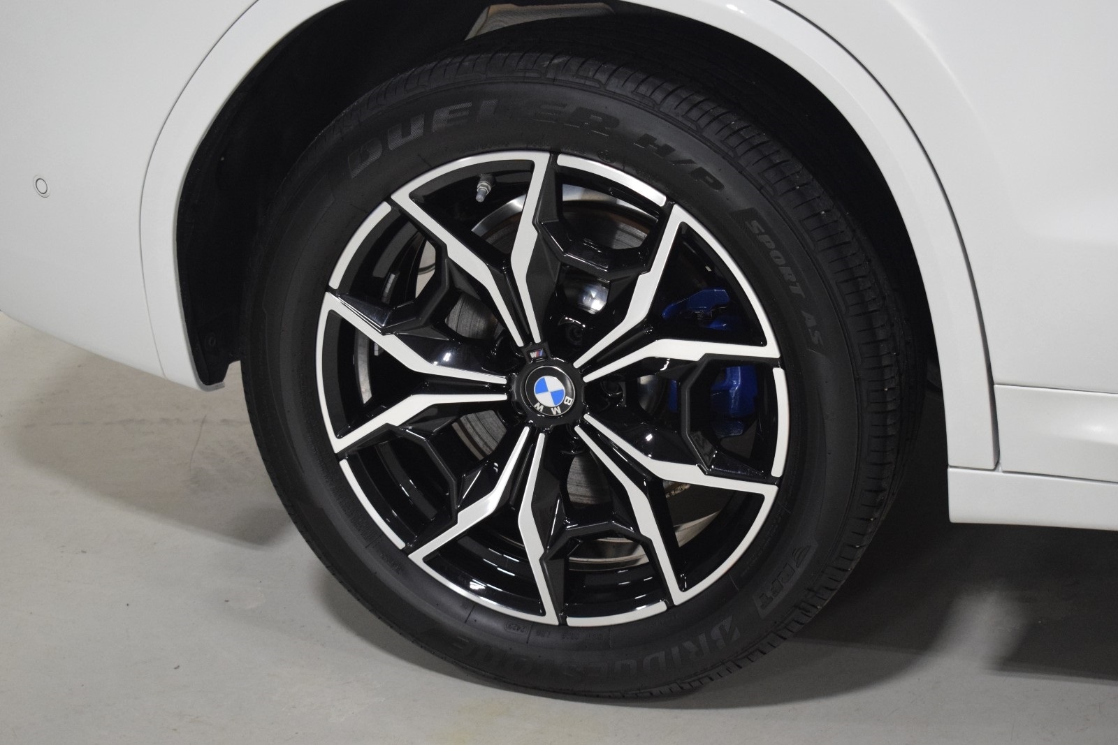 Thumbnail: 2023 BMW X3 - 15