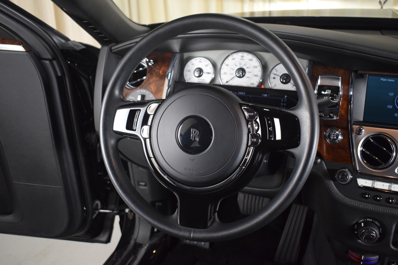 Thumbnail: 2012 Rolls-Royce Ghost - 29