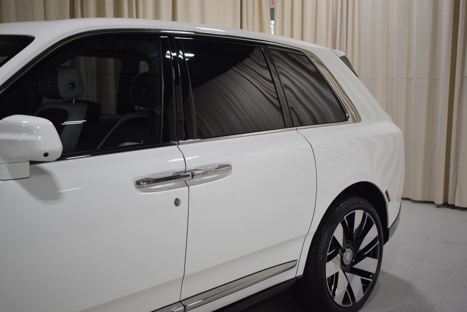 Thumbnail: 2026 Rolls-Royce Cullinan - 5