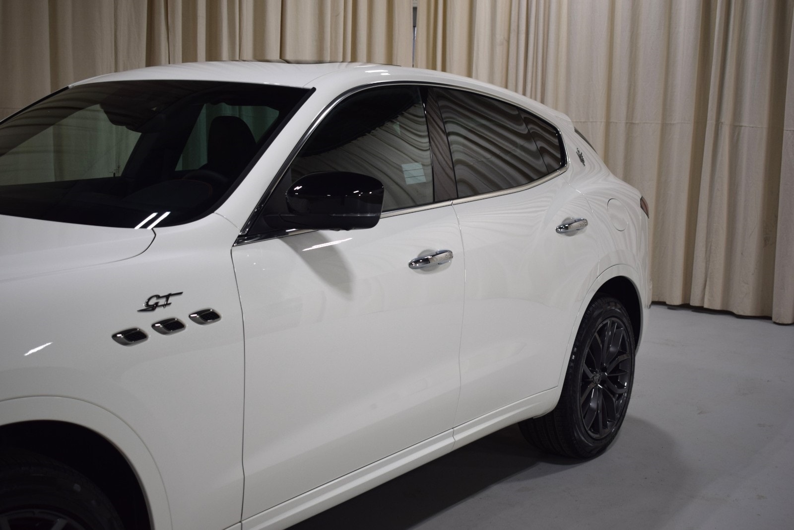 Thumbnail: 2024 Maserati Levante - 2