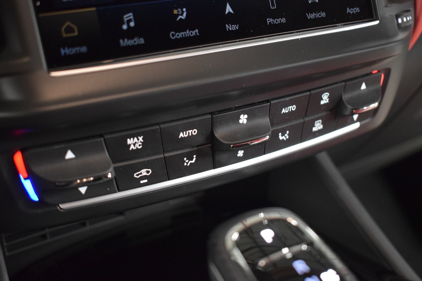 Thumbnail: 2022 Maserati Levante - 33