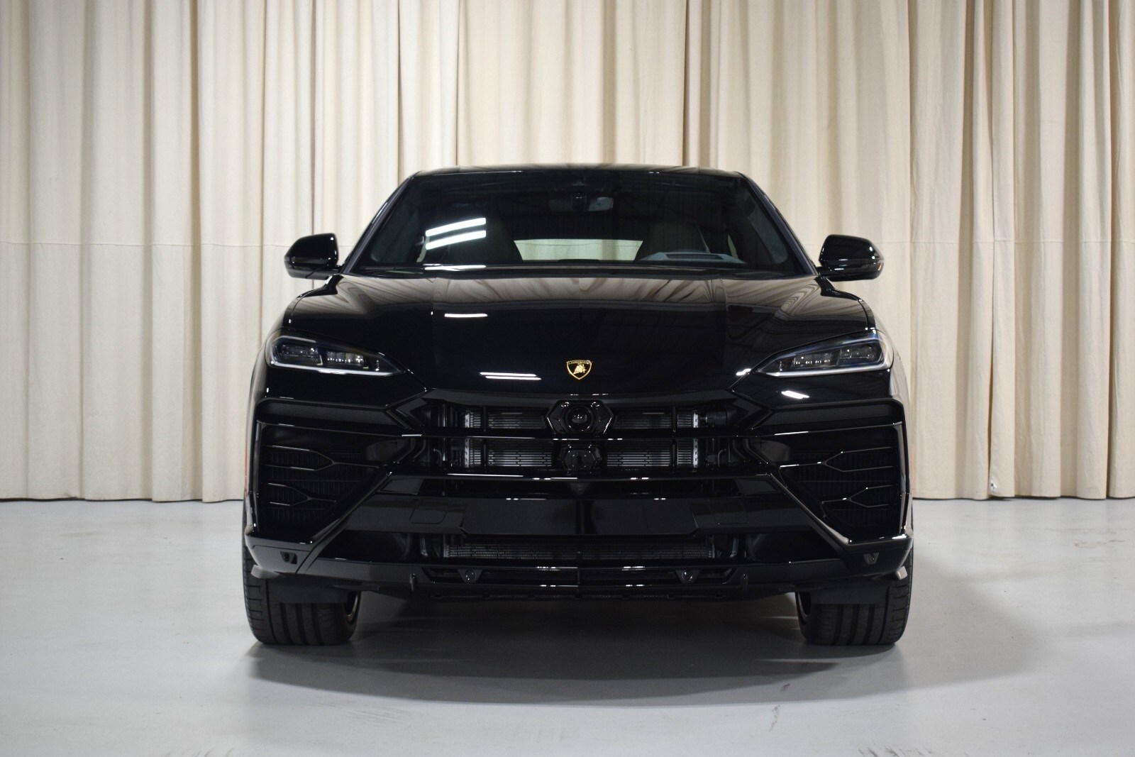 Thumbnail: 2025 Lamborghini Urus - 9