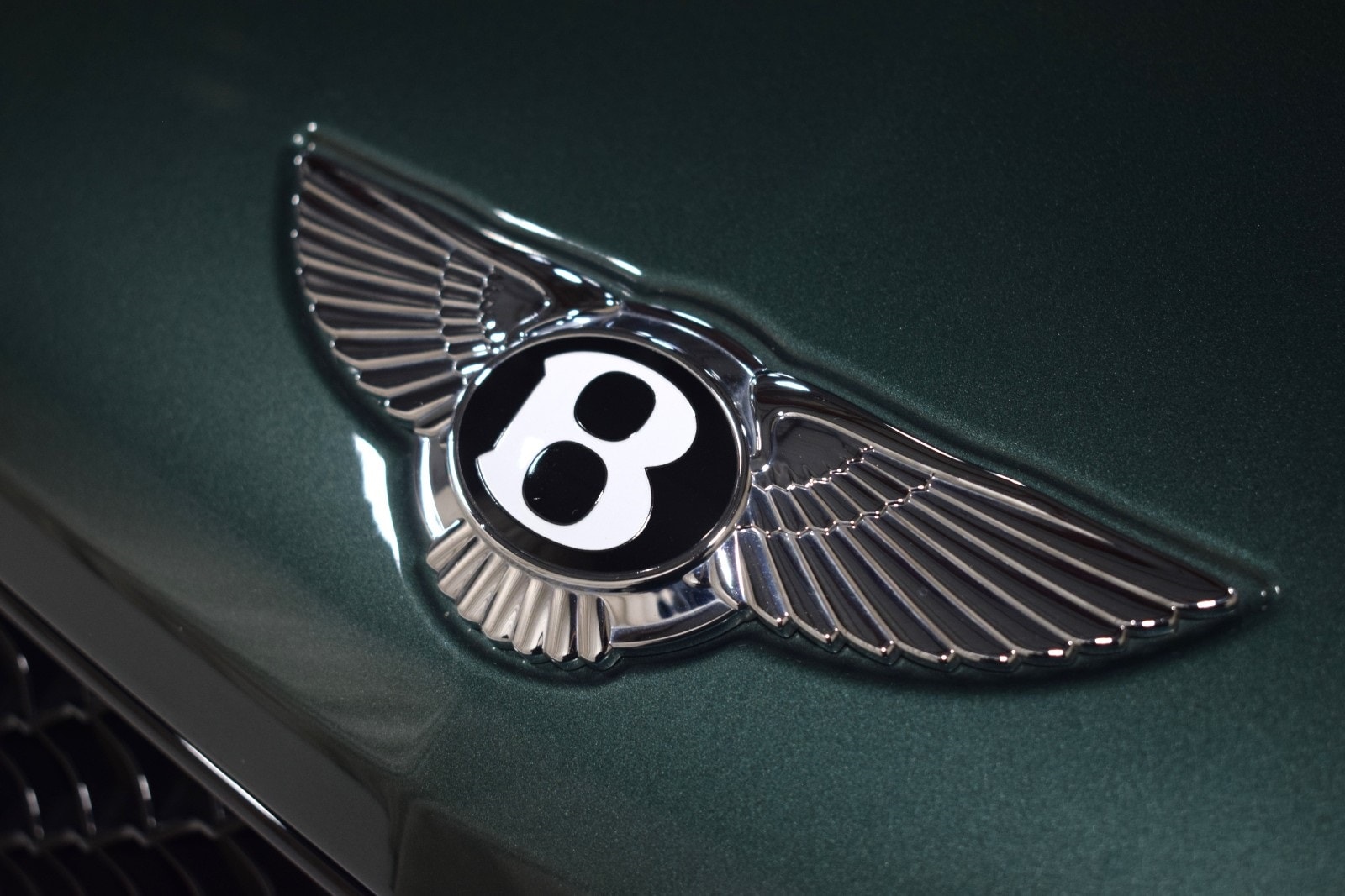 Thumbnail: 2022 Bentley Bentayga - 9