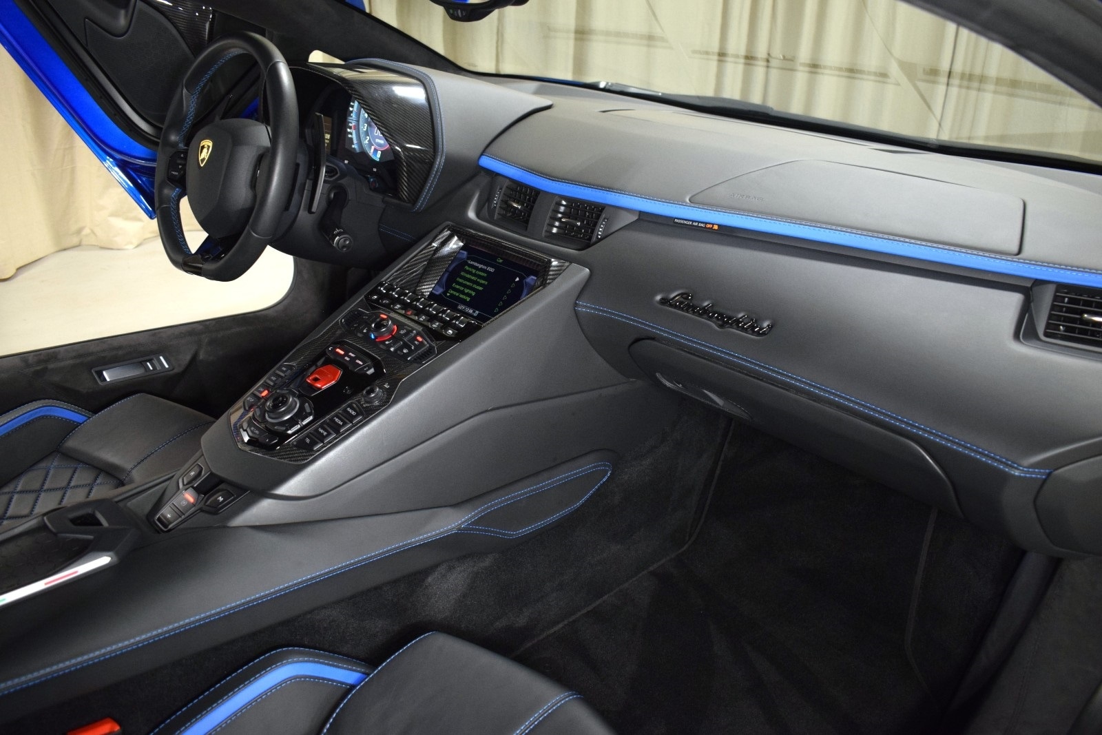 Thumbnail: 2019 Lamborghini Aventador - 21