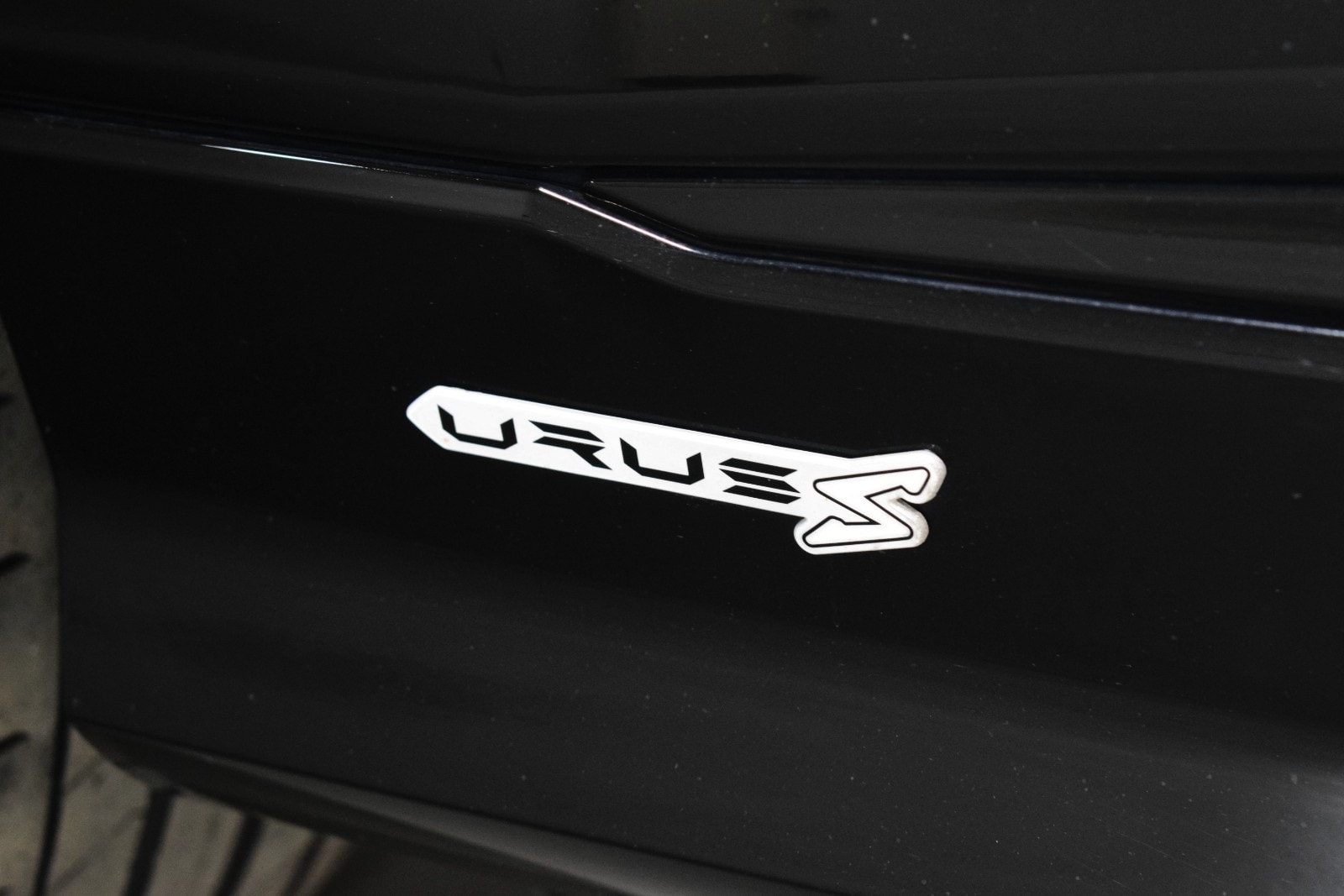 Thumbnail: 2023 Lamborghini Urus - 11