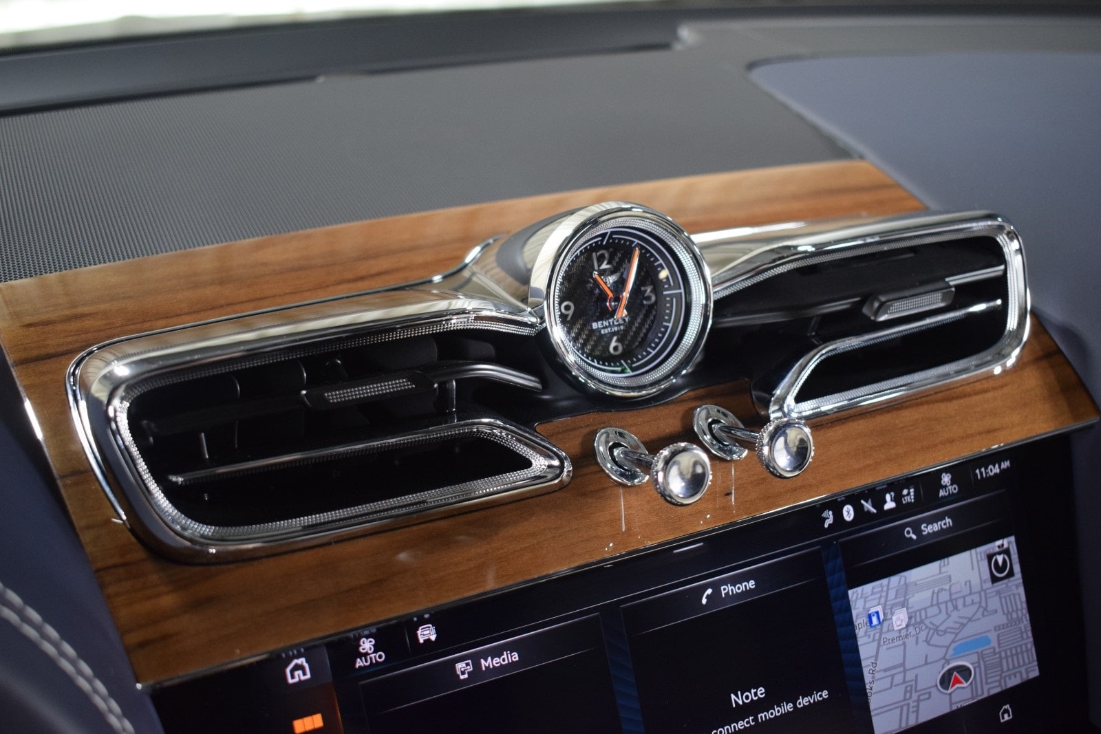Thumbnail: 2024 Bentley Bentayga - 33